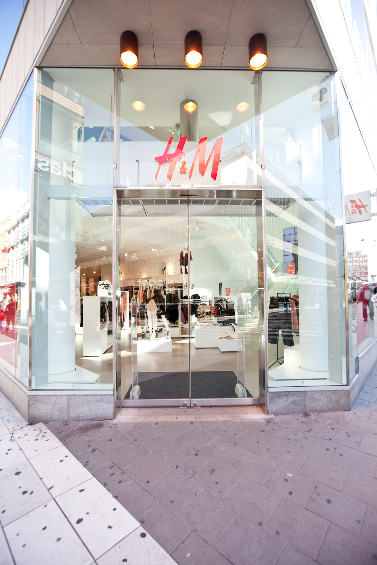 All H&M stores in the US and Germany shut shop