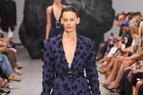 Video: Michael Kors brengt Italiaanse elegantie naar New York Fashion Week