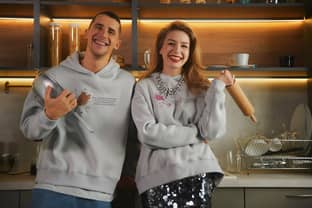 СТС Love представил мерч сериала "Кухня": худи и футболки с пятнами от еды