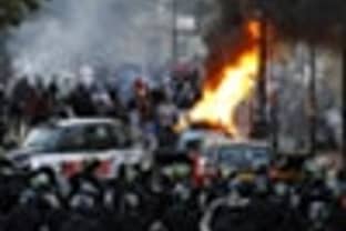 Riots on London's high streets out of control