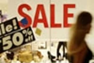 Worried apparel retailers prepone discount sale season