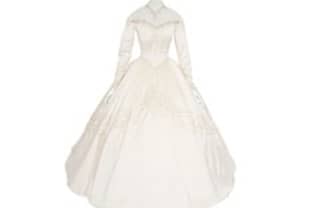 Liz Taylor's wedding dress auction