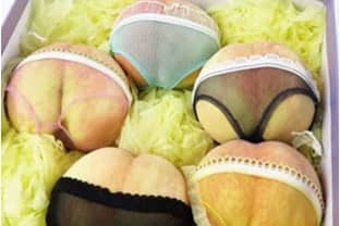 In China draagt fruit lingerie