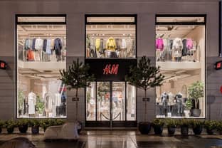 H&M swings to Q1 loss, net sales down 21 percent