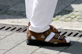 Sandalen für die wohl weltgrößten Füße kommen aus dem Münsterland