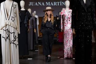 Juana Martín repasa su trayectoria en una exposición
