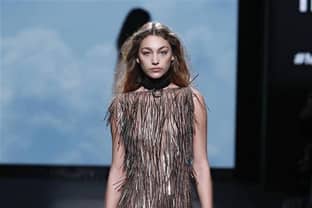 Vídeo: Claro Couture mantiene su esencia Haute Couture en la Mercedes-Benz Fashion Week Madrid FW22