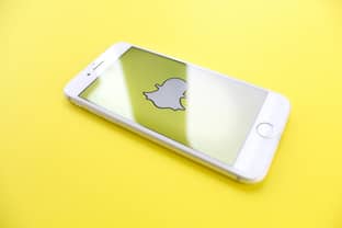 How Snapchat removes the last online shopping obstacle with augmented reality