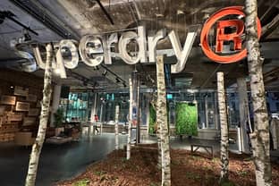 Wald auf dem Kurfürstendamm: Superdry eröffnet Showroom in Berlin 