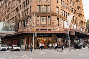 Woolworths vende la catena australiana di grandi magazzini David Jones 