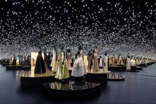 “Christian Dior: Designer of Dreams”: Japanische Kunst trifft auf französische Mode 