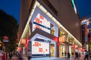 Uniqlo-Mutter Fast Retailing hebt Gehälter in Japan um bis zu 40 Prozent an