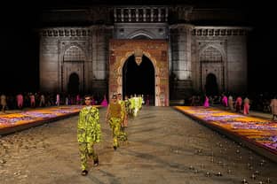 Dior celebra su “pasión India” con un desfile en Bombay 