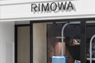 En images : Rimowa inaugure un pop-up store à Saint-Tropez pour l’été 