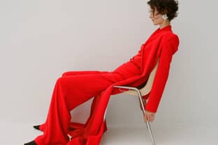 El retailer internacional Moda Operandi incorpora a su catálogo la primera línea ready-to-wear de Sophie et Voilà