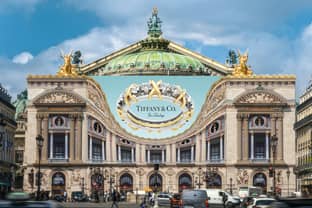 Tiffany & Co. s’empare des façades du Palais Garnier 