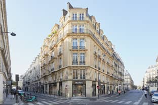 Max Mara riapre in rue du Four, a Parigi