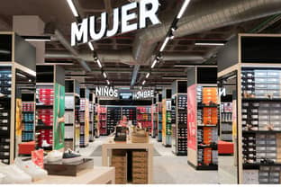 La cadena multimarca francesa Besson refuerza su expansión con su primera tienda de calzado en el País Vasco
