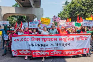 Streiks halten an: Textilarbeitende in Bangladesch lehnen neuen Mindestlohn ab