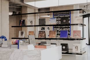 Saint Laurent inaugure un concept store autour des livres, disques et objets du quotidien