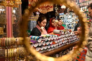 Pakistan's delicate Eid bangles go from furnace to forearms