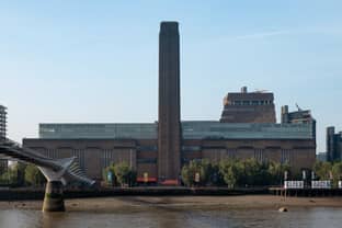 Gucci sfila con la cruise 2025 alla Tate Modern di Londra
