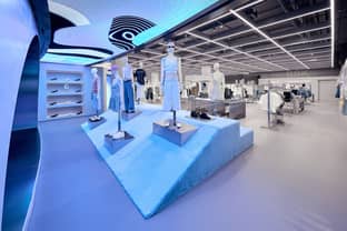 Bershka oficializa su nuevo concepto de tienda y abre en La Coruña junto a OMA