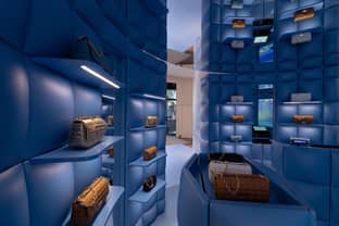 Michael Kors inaugure un espace immersif dédié à son sac Tribeca