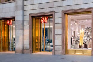 H&M Group noteert minimale omzetgroei in eerste halfjaar, maar verbetert winst opnieuw
