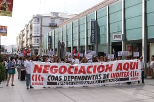 Seguimiento masivo de las huelgas de Inditex y Tendam en La Coruña: “No somos trabajadoras de segunda”
