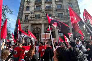 Los trabajadores de H&M arrancan nueva semana de concentraciones tras superar los 80 días de huelga