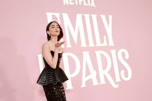 « Emily in Paris » revient sur Netflix et fait la promotion de la seconde main