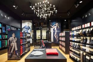 Falke opent winkel in Den Haag en denkt aan winkel in Amsterdam