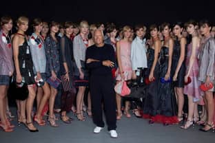 Milan Fashion Week: Armani porta in passerella la collezione p/e 2016 e la sua autobiografia