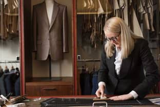 GB: La première femme tailleur ouvre boutique à Savile Row