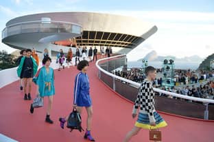 En images: la collection croisière de Louis Vuitton présentée à Rio de Janeiro