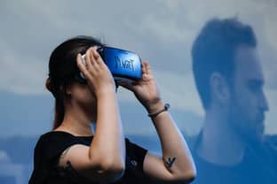 4 ways to ease consumers into the world of VR