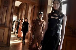 La semaine de la haute couture s'achève sur la poésie sombre de Hyun Mi Nielsen