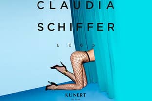 Claudia Schiffer lanceert eerste kousen-lijn