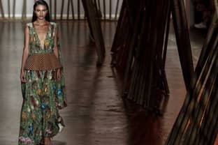 Sao Paulo Fashion Week quiere levantar el ánimo de los brasileños