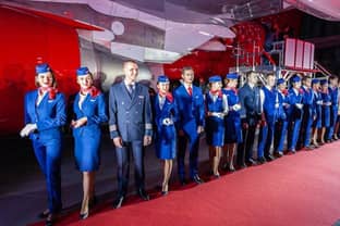 Авиакомпания "Россия" представила свою новую форму в рамках фэшн-показа