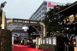 Zwarte jurken Golden Globes Awards geveild voor goed doel