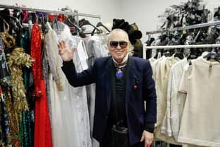 Le couturier russe Slava Zaïtsev, "Dior rouge" en guerre contre la "grisaille du quotidien"