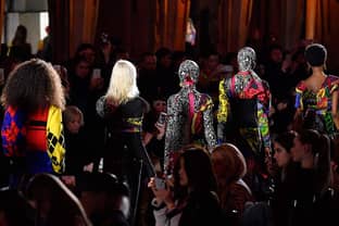 Mode à Milan: discours de classes chez Versace, Marras et Cavalli