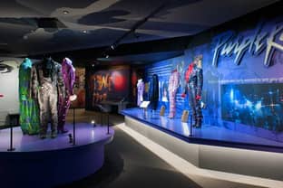 Beurs van Berlage toont kledingstukken artiest Prince