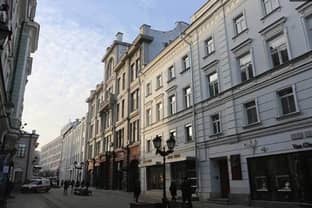 Доля магазинов одежды, обуви и аксессуаров на центральных улицах Москвы снижается каждый год