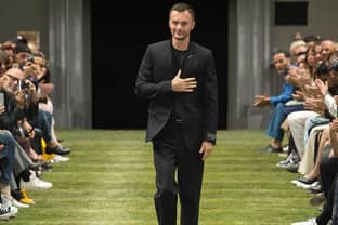 Belgische modeontwerper Kris van Assche verlaat luxelabel Berluti 