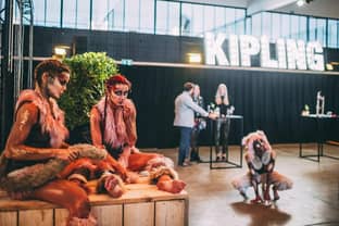 Kipling deelt voorproef van zijn nieuwe merkrichting