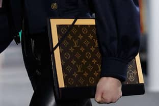 Louis Vuitton отказался от продажи коллекции, посвященной Майклу Джексону