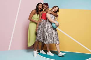 Oasis launches spring campaign with England netball team